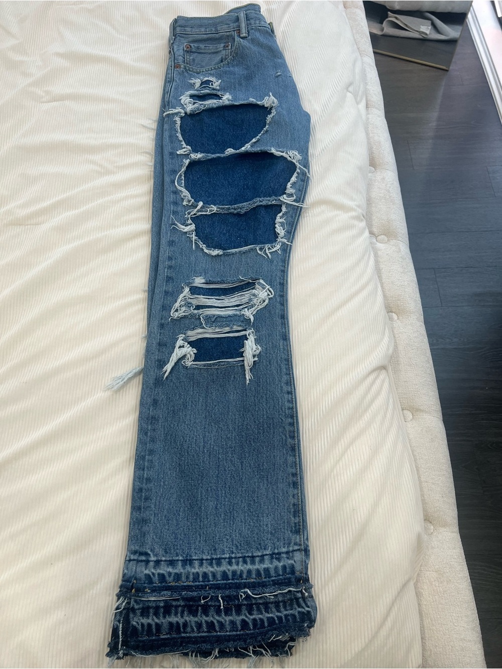 Women's Levi’s Light Blue Distressed Patch Jeans Creator of the jeans IAMMI - Picture 11 of 16